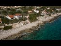 Hiša za počitnice Bože - 10m from the sea: H(10+2) Drvenik Mali (Otok Drvenik Mali) - Riviera Trogir  - Hrvaška  - plaža
