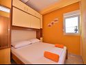 Apartmaji Sretan A1-Rogač(5+1), A2-Višnja(4+1), A3-Kiwi(2+1) Zaliv Ljubljeva (Vinišće) - Riviera Trogir  - Hrvaška  - Apartma - A2-Višnja(4+1): spalnica