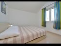 Apartmaji Ljuba - 200m from beach: A1-Istočni (2+2) , A2-Zapadni (2+2) Zaliv Ljubljeva (Vinišće) - Riviera Trogir  - Apartma - A2-Zapadni (2+2): spalnica