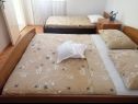 Apartmaji Anka- comfortable and affordable A2(3+2), A1(6) Marina - Riviera Trogir  - Apartma - A1(6): spalnica