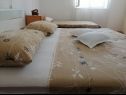 Apartmaji Anka- comfortable and affordable A2(3+2), A1(6) Marina - Riviera Trogir  - Apartma - A1(6): spalnica