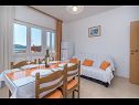 Apartmaji Vin - 40 m from sea: A1 (4+1), A2 (2+2), A3 (2+2) Seget Donji - Riviera Trogir  - Apartma - A3 (2+2): jedilnica