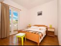 Apartmaji Žar - free parking A1(4+1), A2(2+2), A3(2+2), A4(4+1) Seget Vranjica - Riviera Trogir  - Apartma - A1(4+1): spalnica