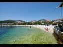 Apartmaji Mare - 30 m from pebble beach: SA1(2), SA2(2), A3(4), A4(4), A5(8) Seget Vranjica - Riviera Trogir  - plaža