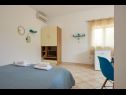 Apartmaji Mare - 30 m from pebble beach: SA1(2), SA2(2), A3(4), A4(4), A5(8) Seget Vranjica - Riviera Trogir  - Studio apartma - SA2(2): interijer