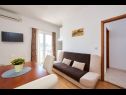 Apartmaji Mare - 30 m from pebble beach: SA1(2), SA2(2), A3(4), A4(4), A5(8) Seget Vranjica - Riviera Trogir  - Apartma - A3(4): dnevna soba