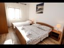 Apartmaji Ante - 50 M from the sea : A1(5), A2(8+2) Seget Vranjica - Riviera Trogir  - Apartma - A1(5): spalnica