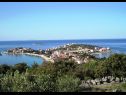 Apartmaji Tih - 20 m from sea: A1 Ruzmarin(2+2), A2 Maslina(2+2) Sevid - Riviera Trogir  - rastlinje (hiša in okolica)