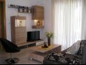 Apartmaji Tih - 20 m from sea: A1 Ruzmarin(2+2), A2 Maslina(2+2) Sevid - Riviera Trogir  - Apartma - A1 Ruzmarin(2+2): dnevna soba