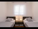 Apartmaji Stipe - 25m from the sea: A1(4+1) Sevid - Riviera Trogir  - Apartma - A1(4+1): spalnica