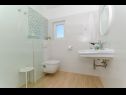 Apartmaji Bosiljka - by the sea: A1(5), A2(5), SA3(2) Sevid - Riviera Trogir  - Apartma - A1(5): kopalnica s straniščem