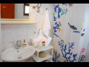 Apartmaji Bosiljka - by the sea: A1(5), A2(5), SA3(2) Sevid - Riviera Trogir  - Apartma - A2(5): kopalnica s straniščem