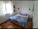 Apartmaji Jak - 10m from the sea: A(4+2) Sevid - Riviera Trogir  - Apartma - A(4+2): spalnica