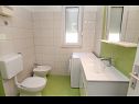 Apartmaji Laura - 20m from the sea A4(6) Trogir - Riviera Trogir  - Apartma - A4(6): kopalnica s straniščem