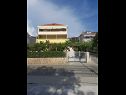 Apartmaji Laura - 20m from the sea A4(6) Trogir - Riviera Trogir  - hiša