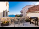 Apartmaji Marijan - beautiful view: A1(6) Trogir - Riviera Trogir  - raženj (hiša in okolica)