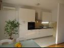 Apartmaji Marin1 - near pebble beach: A1(2+2), A2(2+2) Trogir - Riviera Trogir  - Apartma - A2(2+2): kuhinja in jedilnica