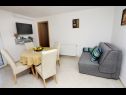 Apartmaji Davorka - 50m from the sea A1(2+2), A2(2+2) Trogir - Riviera Trogir  - Apartma - A1(2+2): dnevna soba