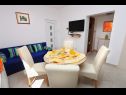 Apartmaji Davorka - 50m from the sea A1(2+2), A2(2+2) Trogir - Riviera Trogir  - Apartma - A2(2+2): dnevna soba