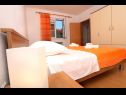 Apartmaji Davorka - 50m from the sea A1(2+2), A2(2+2) Trogir - Riviera Trogir  - Apartma - A2(2+2): spalnica