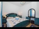 Apartmaji Mari - barbecue: A1Lile (4), A2Lile (2+2) Vinišće - Riviera Trogir  - Apartma - A2Lile (2+2): spalnica