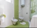 Hiša za počitnice More - garden shower: H(10+2) Vinišće - Riviera Trogir  - Hrvaška  - H(10+2): kopalnica s straniščem