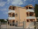 Apartmaji Antonija - fitness: SA1(2), A2(2+2), SA3(2+1), A4(2+2) Vinišće - Riviera Trogir  - hiša