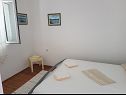 Apartmaji Natad - sea view : A1(4) Vinišće - Riviera Trogir  - Apartma - A1(4): spalnica