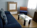 Apartmaji Antonija - fitness: SA1(2), A2(2+2), SA3(2+1), A4(2+2) Vinišće - Riviera Trogir  - Apartma - A2(2+2): dnevna soba