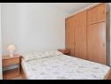 Apartmaji Josi - 150 m from sea: A1(4+1), A2(4+1), A4(4+1) Vinišće - Riviera Trogir  - Apartma - A1(4+1): spalnica