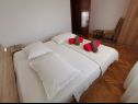 Apartmaji Srđan - 10 m from the beach : A1(4), A2(2+1), A3(4+1) Vinišće - Riviera Trogir  - Apartma - A2(2+1): spalnica