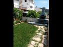 Hiša za počitnice More - garden shower: H(10+2) Vinišće - Riviera Trogir  - Hrvaška  - kamin