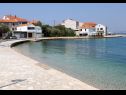 Apartmaji Tonci - 30 m from beach: A1 Doli (2+1), A2 Gori (2+1) Kali - Otok Ugljan  - plaža