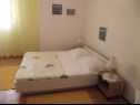 Apartmaji Mile - next to the sea A1(2+2), A2(2+2), A3(2+2) Kukljica - Otok Ugljan  - Apartma - A2(2+2): spalnica