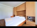 Apartmaji Zlatko - 100m from the sea A1(4), A2(4), A3(4) Muline - Otok Ugljan  - Apartma - A2(4): spalnica