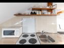 Apartmaji Tiho - 10m from the beach: SA1 potkrovlje(2+1), A2 1. kat(4+1) Preko - Otok Ugljan  - Studio apartma - SA1 potkrovlje(2+1): kuhinja