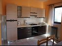 Apartmaji MiMa - 150 m from the beach: A1(2+2), A3(5), A2(2+2) Sušica - Otok Ugljan  - Apartma - A1(2+2): kuhinja