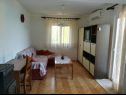 Apartmaji Igi - in the beach camp: A1 Porat (6), A2 Porat(6) Sušica - Otok Ugljan  - Apartma - A1 Porat (6): dnevna soba