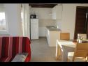 Apartmaji Ivan C A1(4+1), A2(4+1), A4(4+1), A3(4+1) Bibinje - Riviera Zadar  - Apartma - A3(4+1): kuhinja in jedilnica
