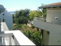 Apartmaji in sobe Aleksandra - 10 m from sea: A1 lijevi(2+2), A2 desni(2+2), A3(4+1), A4(2+2), R7(2), A5(4), A6(4+1) Bibinje - Riviera Zadar  - Apartma - A3(4+1): pogled z balkona