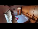 Apartmaji Julija - big terrace and grill A1 Asy(4) Bibinje - Riviera Zadar  - Apartma - A1 Asy(4): spalnica