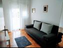 Apartmaji in sobe Aleksandra - 10 m from sea: A1 lijevi(2+2), A2 desni(2+2), A3(4+1), A4(2+2), R7(2), A5(4), A6(4+1) Bibinje - Riviera Zadar  - Apartma - A4(2+2): dnevna soba
