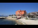 Apartmaji Sor - on the beach: SA1(2+1), A1(4+1), A2(2+2), A3(2+2) Bibinje - Riviera Zadar  - hiša
