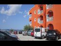 Apartmaji Sor - on the beach: SA1(2+1), A1(4+1), A2(2+2), A3(2+2) Bibinje - Riviera Zadar  - parkirišče (hiša in okolica)