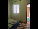 Apartmaji Sor - on the beach: SA1(2+1), A1(4+1), A2(2+2), A3(2+2) Bibinje - Riviera Zadar  - Apartma - A2(2+2): spalnica