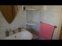 Apartmaji Fuzu - 50 m from sea: A2(2+1), SA3(2) Bibinje - Riviera Zadar  - Studio apartma - SA3(2): kopalnica s straniščem