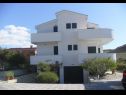 Apartmaji Blue Skies - 30 m from the sea: A1(4+1), A2(2+2), SA3(2+1) Ljubač - Riviera Zadar  - hiša