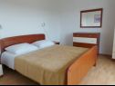 Apartmaji Ivo - 500 m to sandy beach: A1(2+2), A2(6+2), SA3(2+1) Ljubač - Riviera Zadar  - Apartma - A1(2+2): spalnica