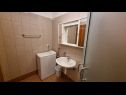 Apartmaji Ivo - 500 m to sandy beach: A1(2+2), A2(6+2), SA3(2+1) Ljubač - Riviera Zadar  - Studio apartma - SA3(2+1): kopalnica s straniščem