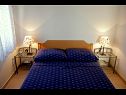 Apartmaji Davor - 20m from sea : A1(2+2), A2(2+2), A3(6) Mali Iž (Otok Iž) - Riviera Zadar  - Apartma - A2(2+2): spalnica